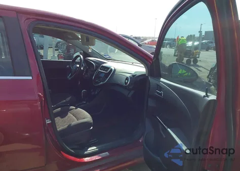 2018 Chevrolet Sonic Lt Auto из США, поврежденный, VIN 1G1JD5SH9J4108791